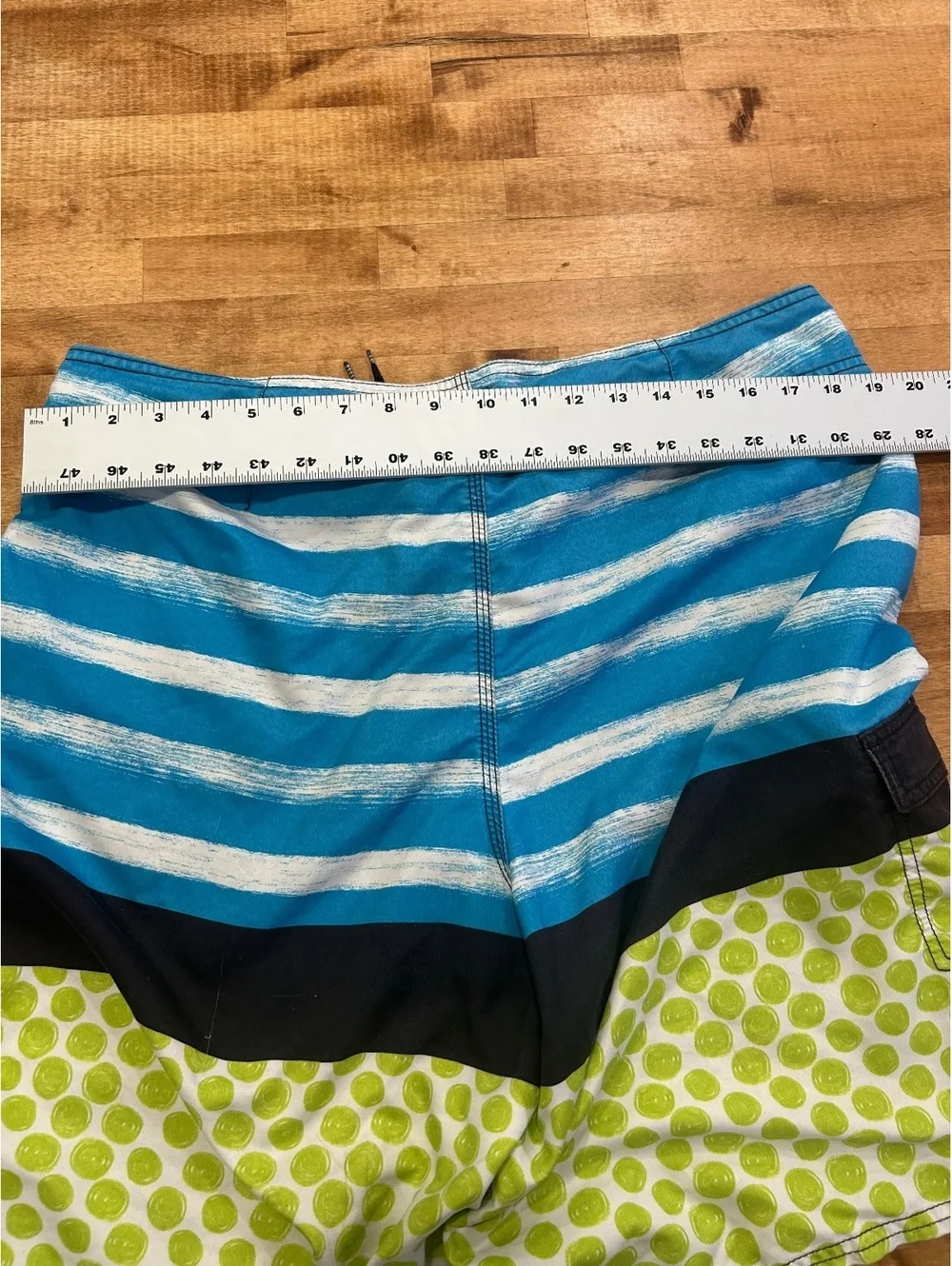 O'Neill Men's Swim Trunks Board Shorts Size 38 Blue Green Polka Dot